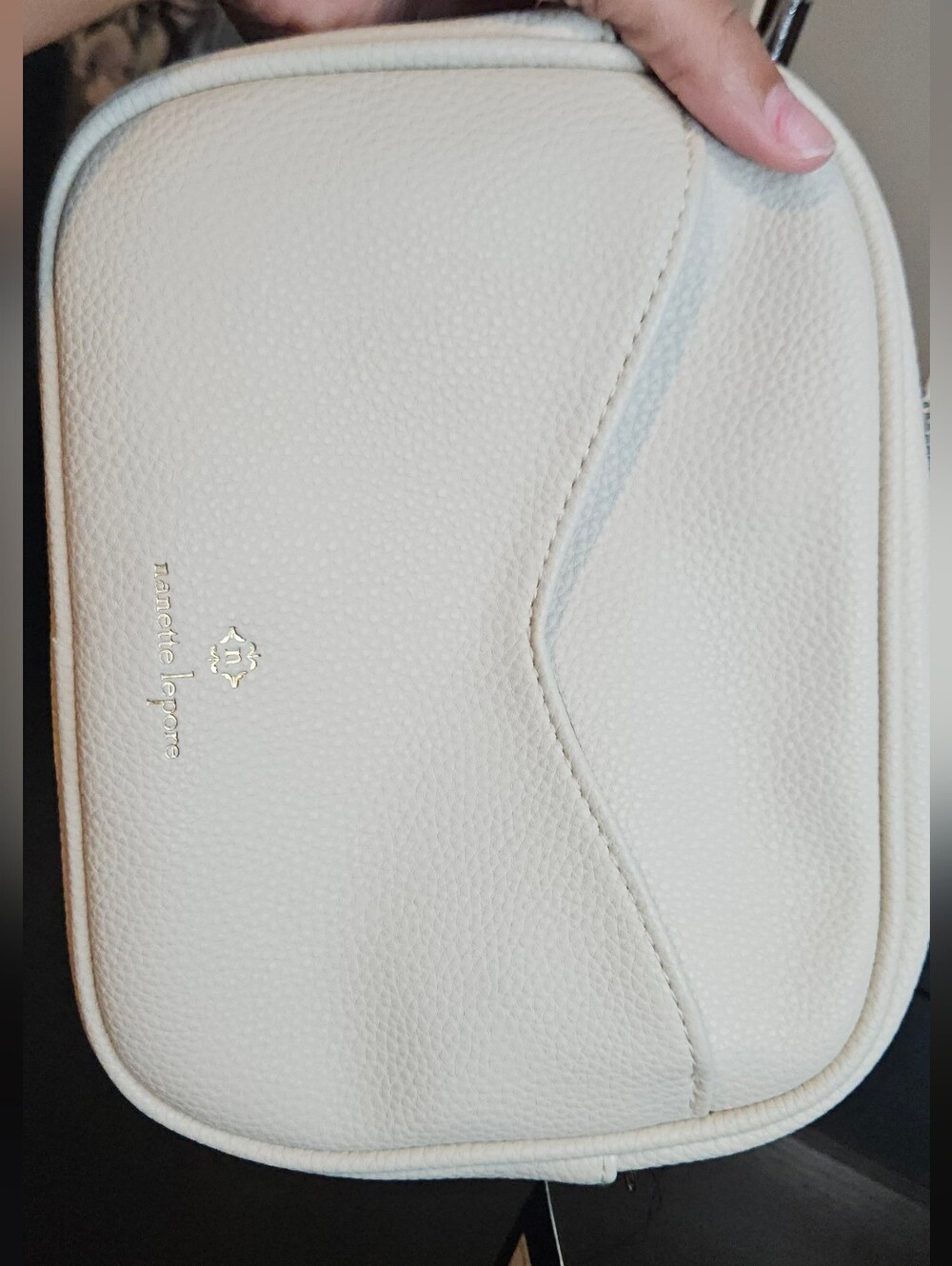 NWT Nanette Lepore Ivory Pebbled Faux Leather Camera Crossbody Bag Gold Chain - Picture 4 of 9